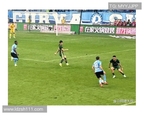 联赛特别报道：重庆足球队的逆袭之旅